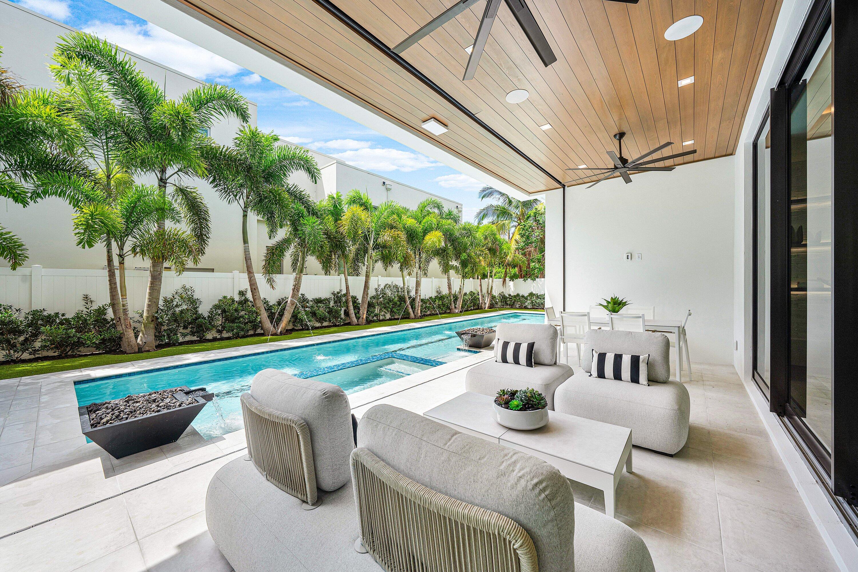 KINGS COURT REPLAT IN - Residential