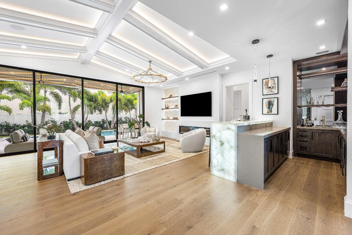 KINGS COURT REPLAT IN - Residential