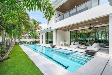 Tiny photo for 201 NE 4th Avenue, Boca Raton, FL 33432 (MLS # R11093687)