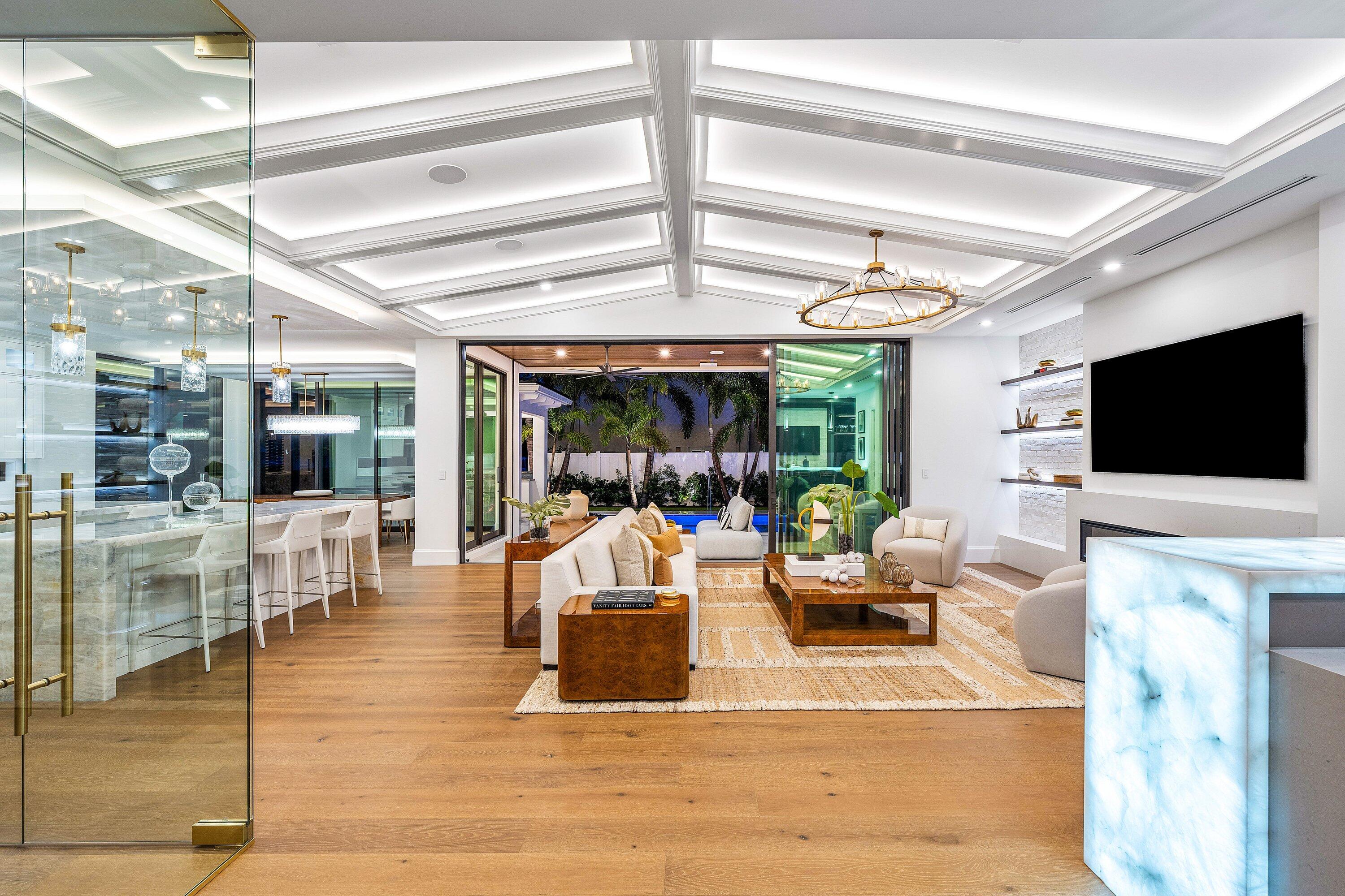 KINGS COURT REPLAT IN - Residential