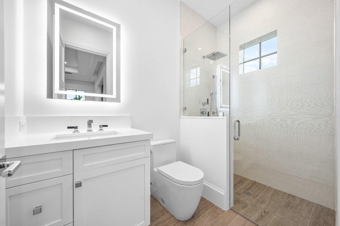 KINGS COURT REPLAT IN - Residential