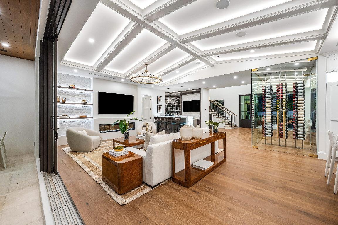 KINGS COURT REPLAT IN - Residential