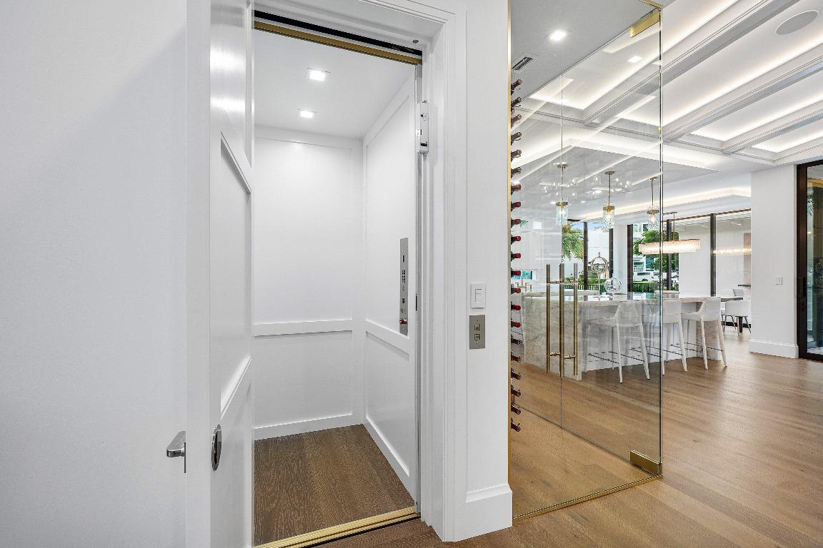 KINGS COURT REPLAT IN - Residential