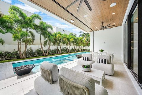 Tiny photo for 201 NE 4th Avenue, Boca Raton, FL 33432 (MLS # R11093687)