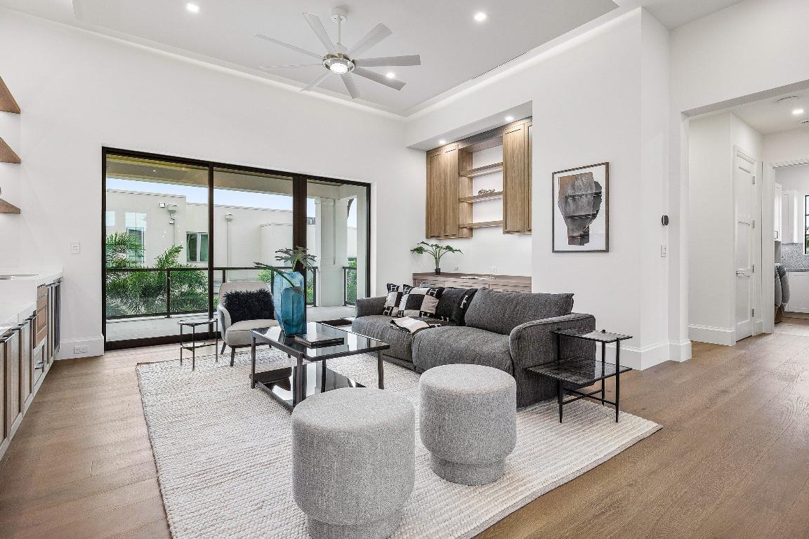 KINGS COURT REPLAT IN - Residential