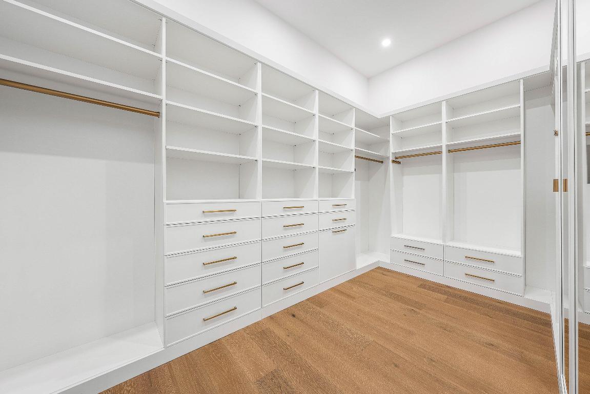 KINGS COURT REPLAT IN - Residential