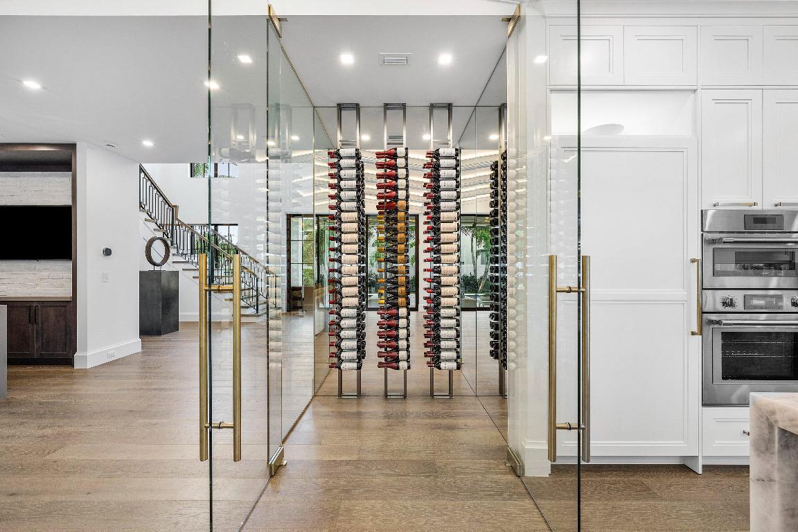 KINGS COURT REPLAT IN - Residential