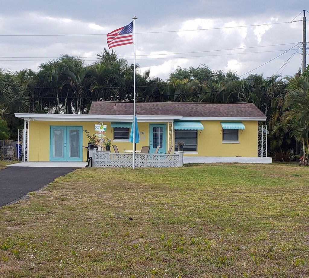 Photo of 4107 SE Barcelona Street, Stuart, FL 34997 (MLS # B26024106)