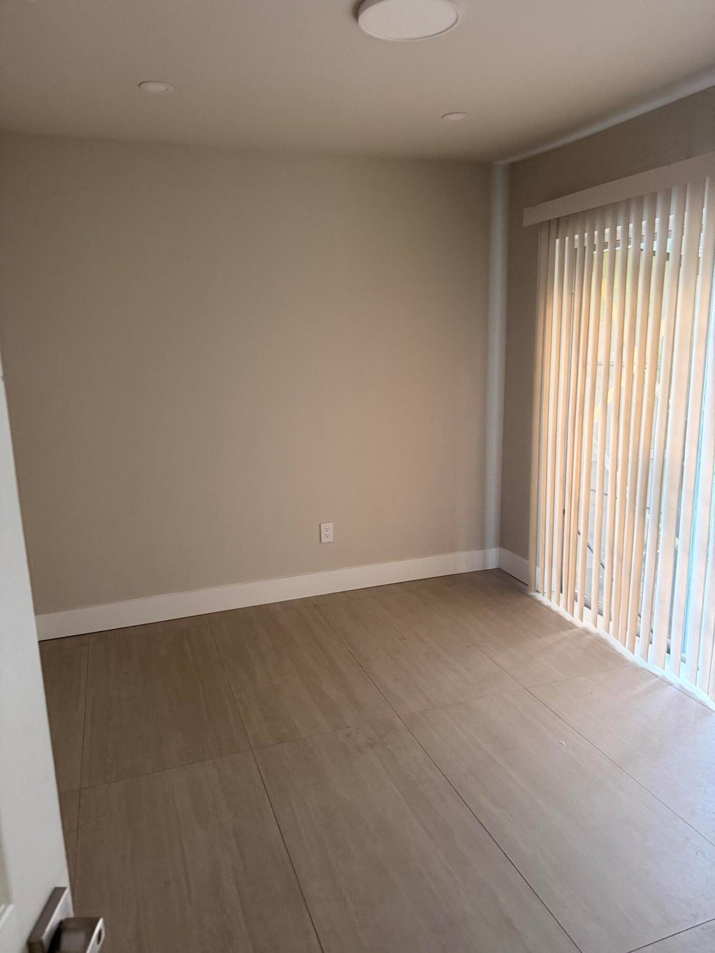 Photo of 2731 AVENUE S #B, Riviera Beach, FL 33404 (MLS # B26070693)