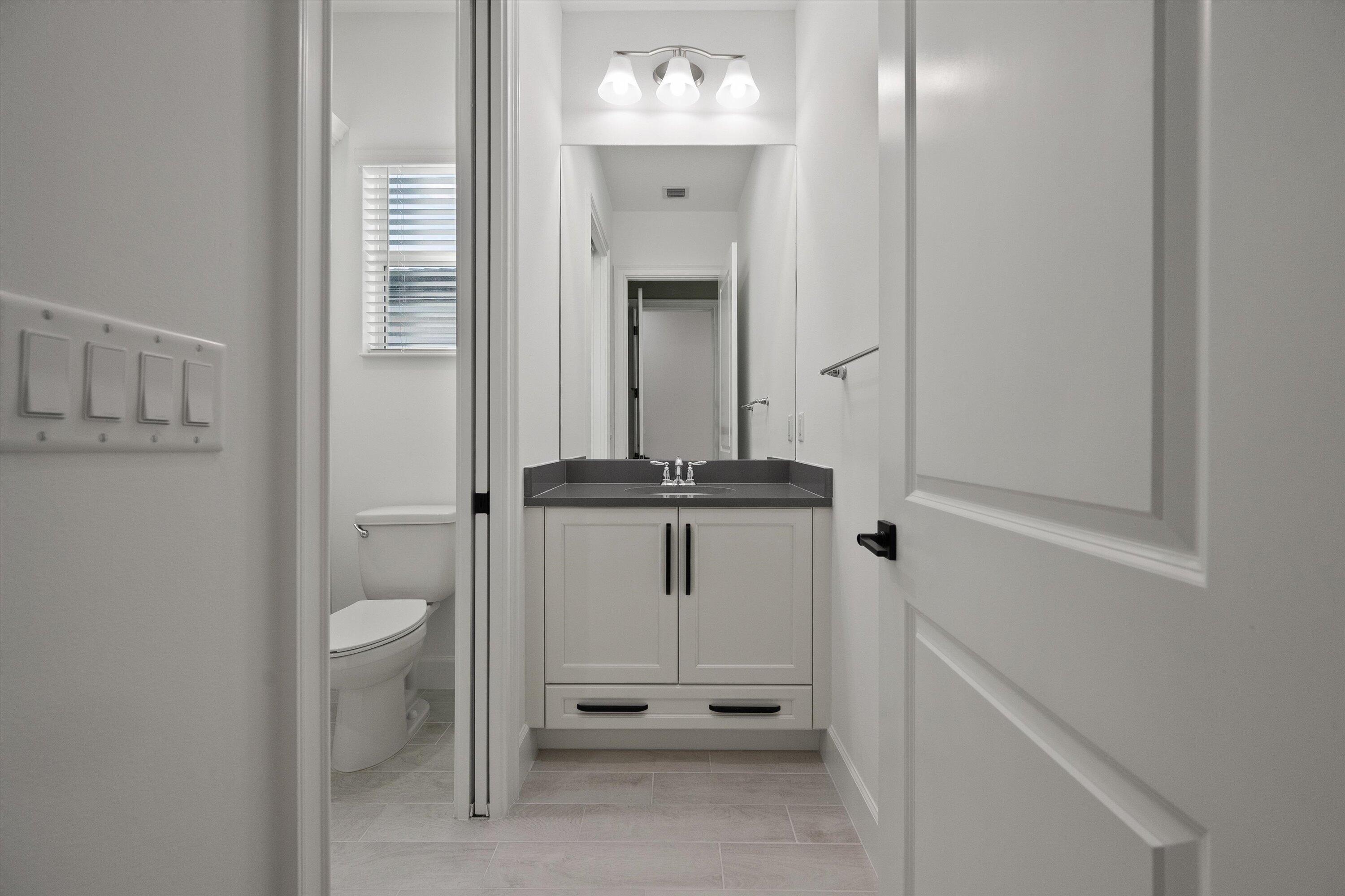 ESTATES OF WESTLAKE - Residential Lease