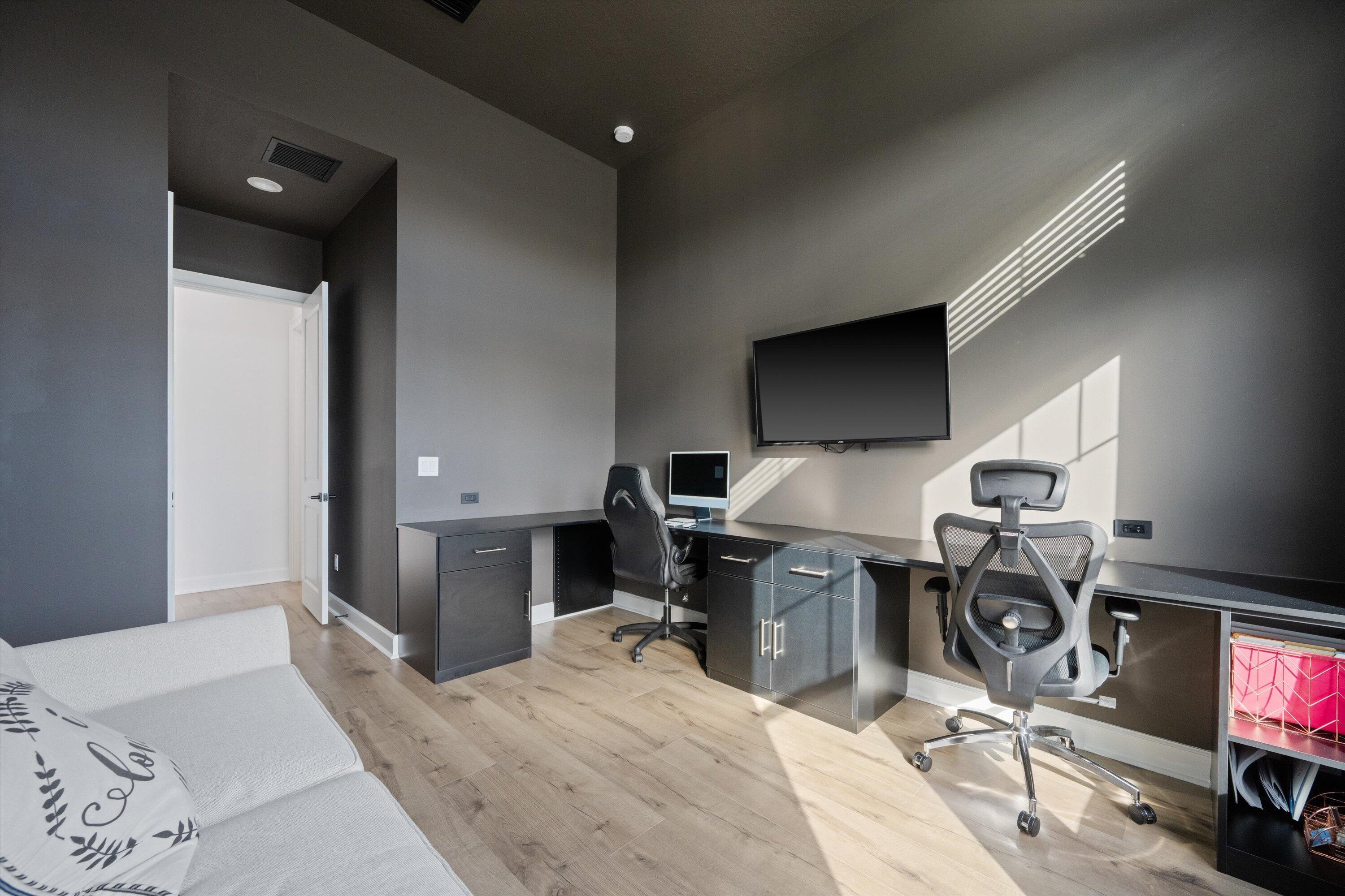 ESTATES OF WESTLAKE - Residential Lease