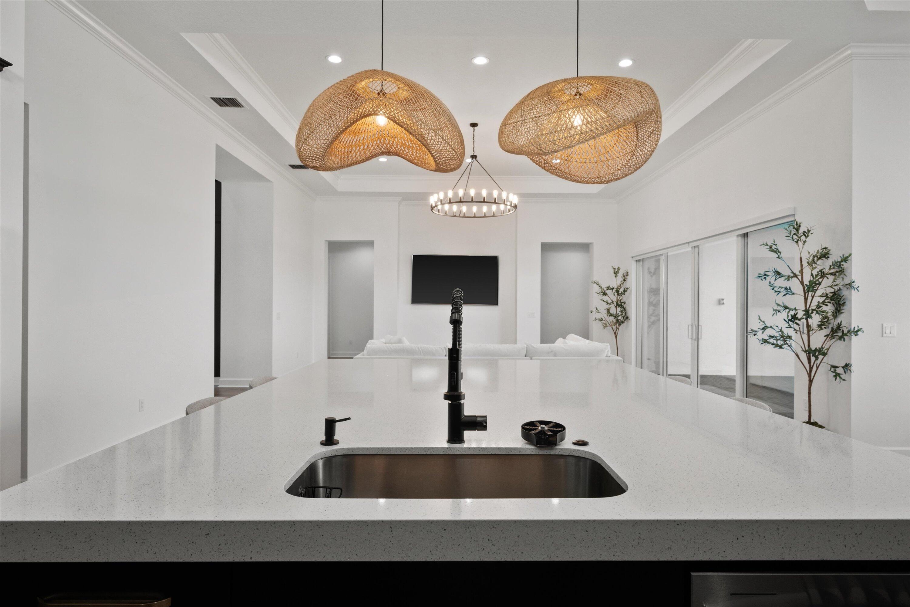 ESTATES OF WESTLAKE - Residential Lease