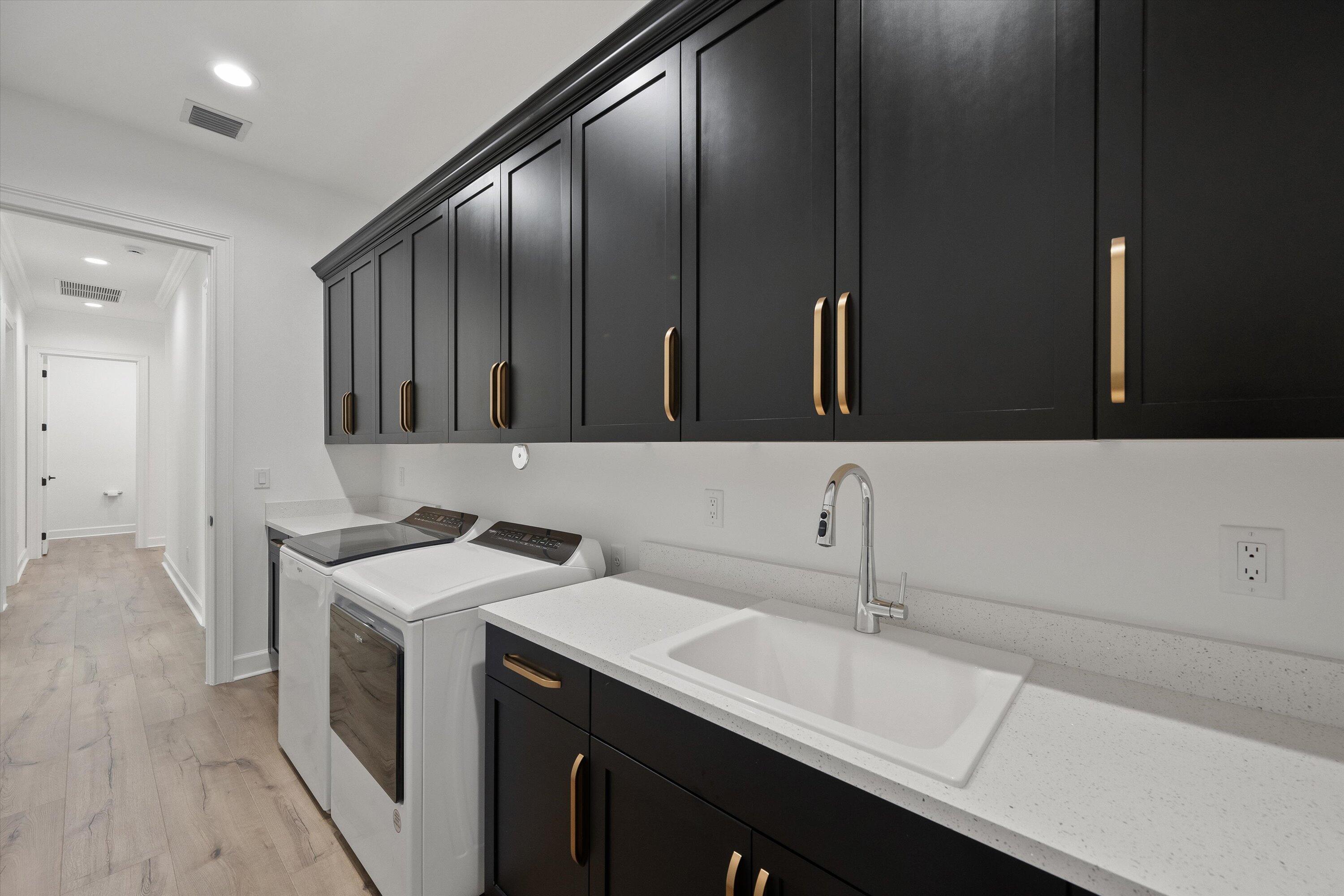 ESTATES OF WESTLAKE - Residential Lease