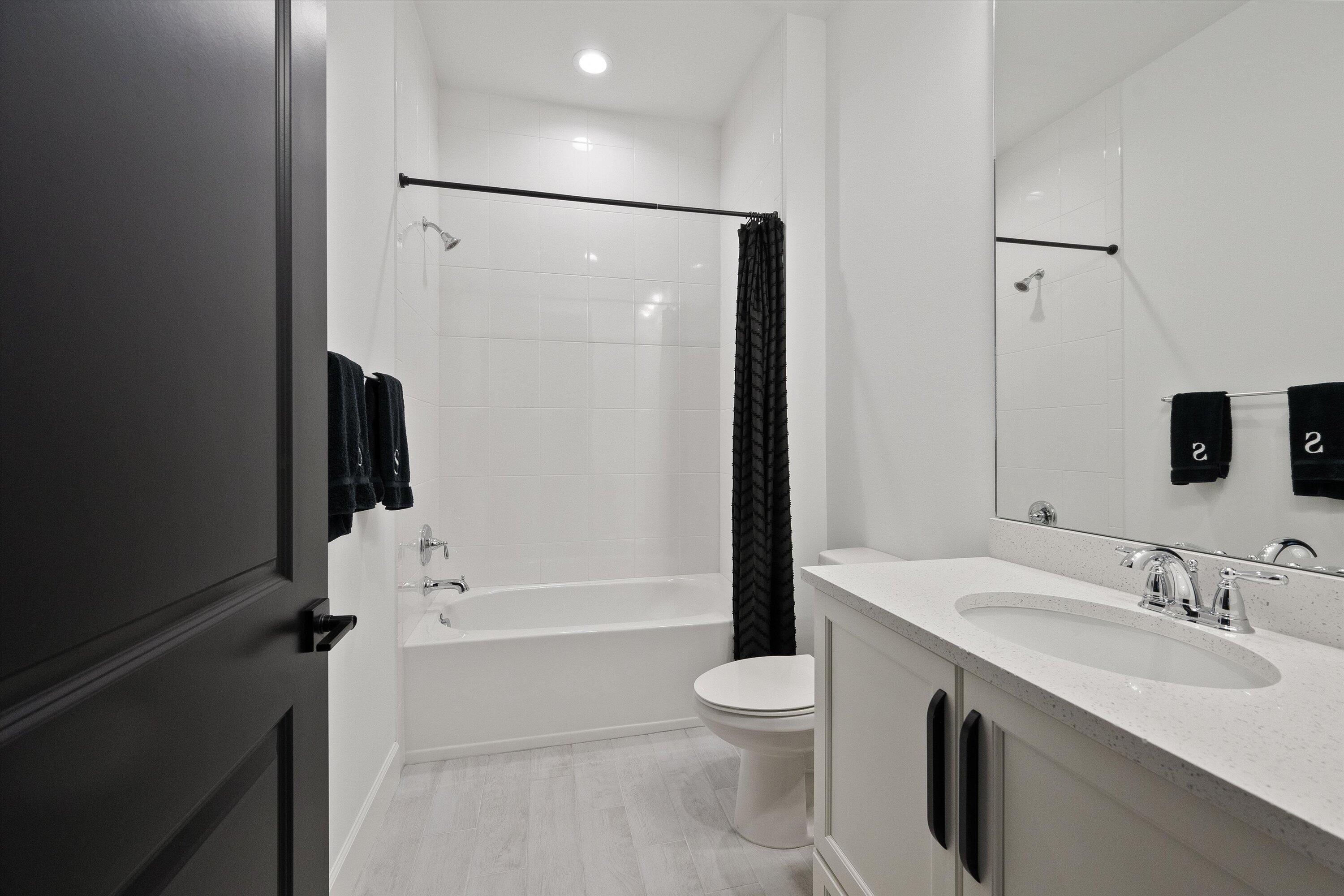 ESTATES OF WESTLAKE - Residential Lease