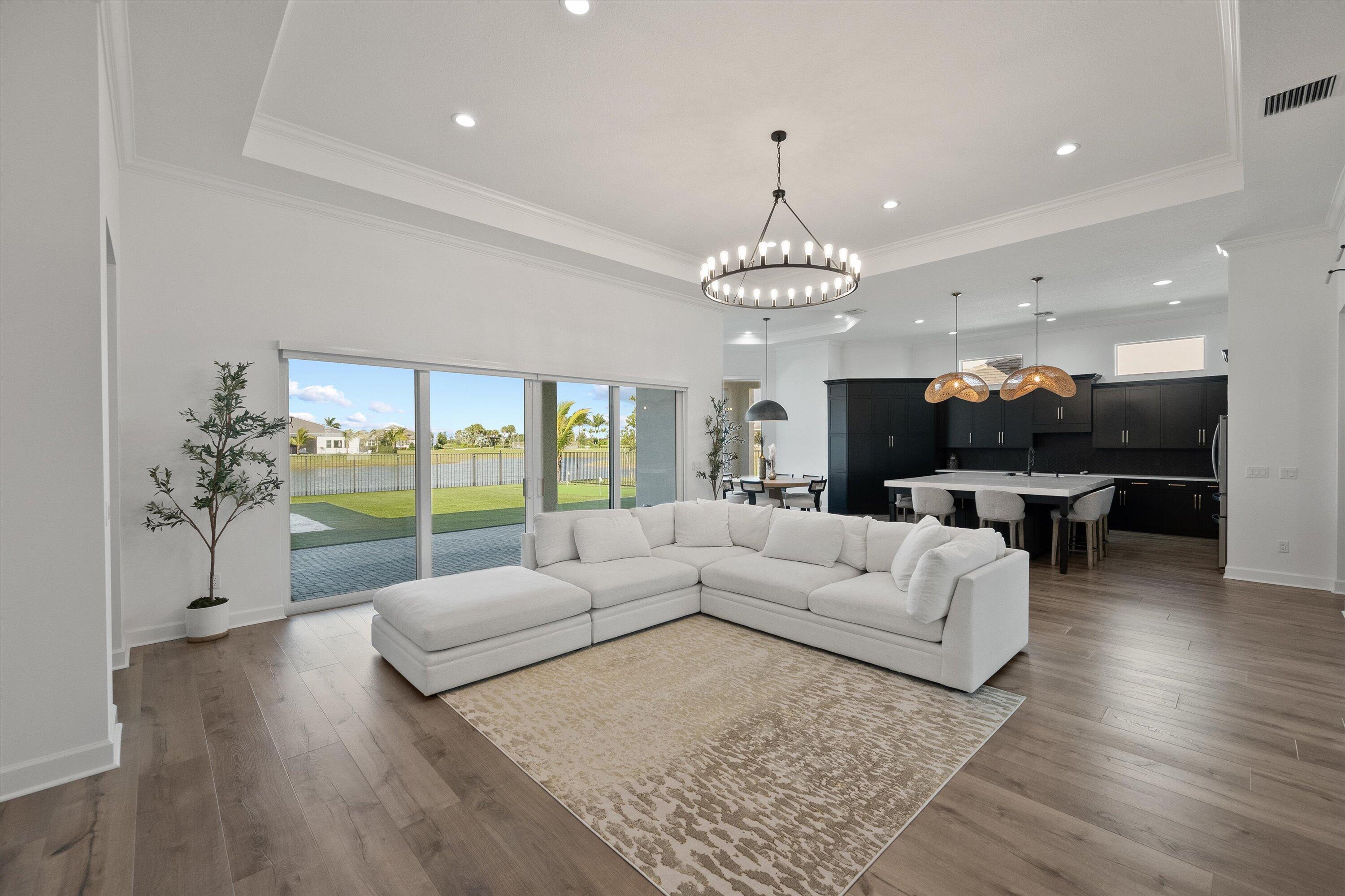 ESTATES OF WESTLAKE - Residential Lease