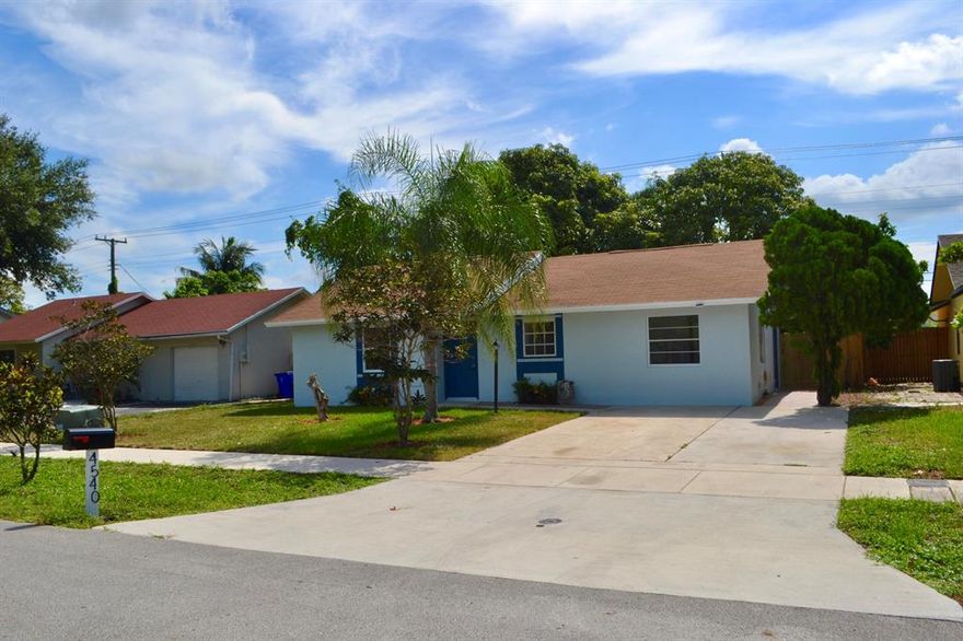 Beautiful 3/2 single family home. Completely renovated. Open floor plan. Big fenced back yard. New AC, new water heater new appliances.  Close to the beach, shopping center, dinning areas. Location! location! Third bedroom has independent entrance, it can be use as an efficiency.