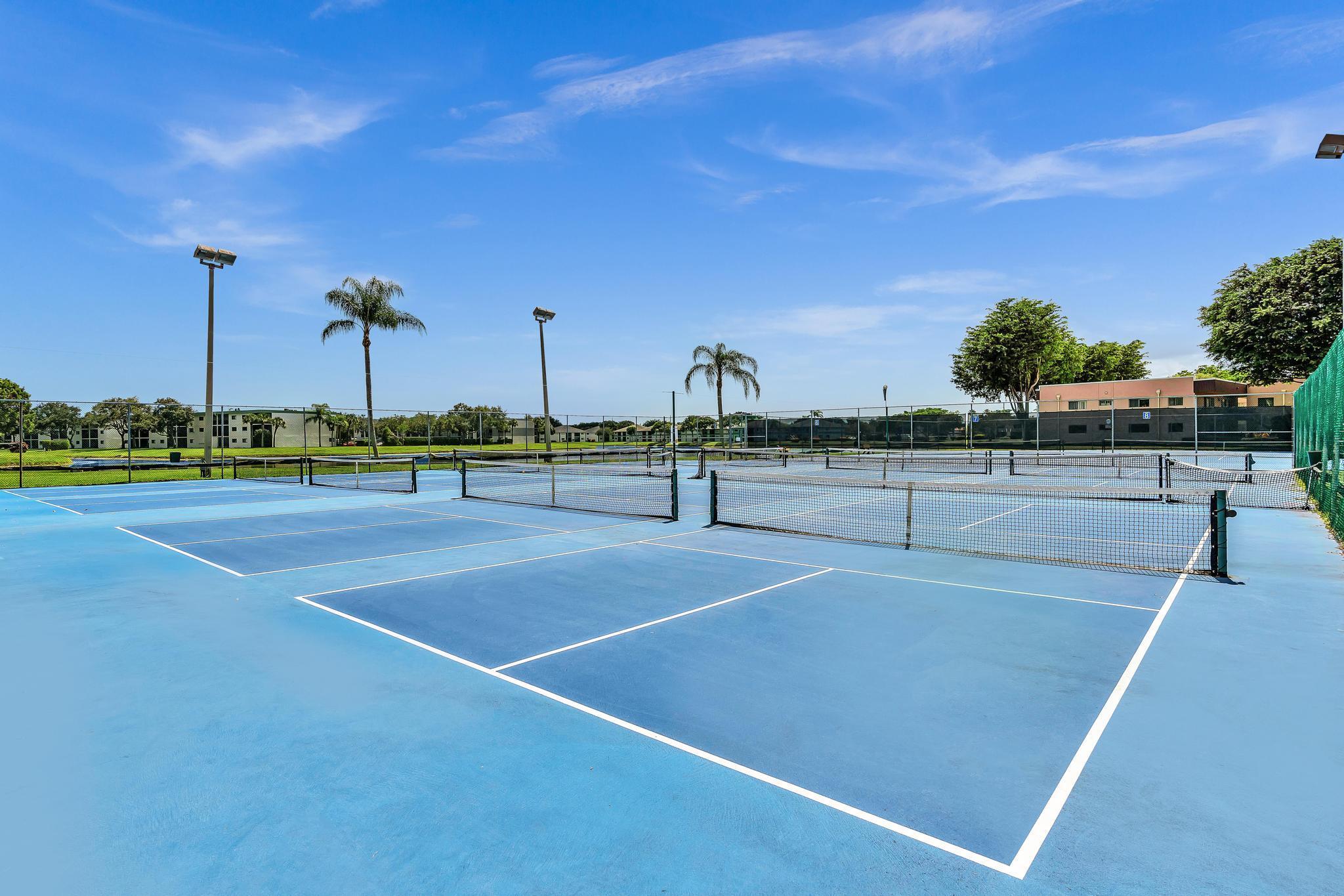 WATERSEDGE AT THE LAKES O - Residential