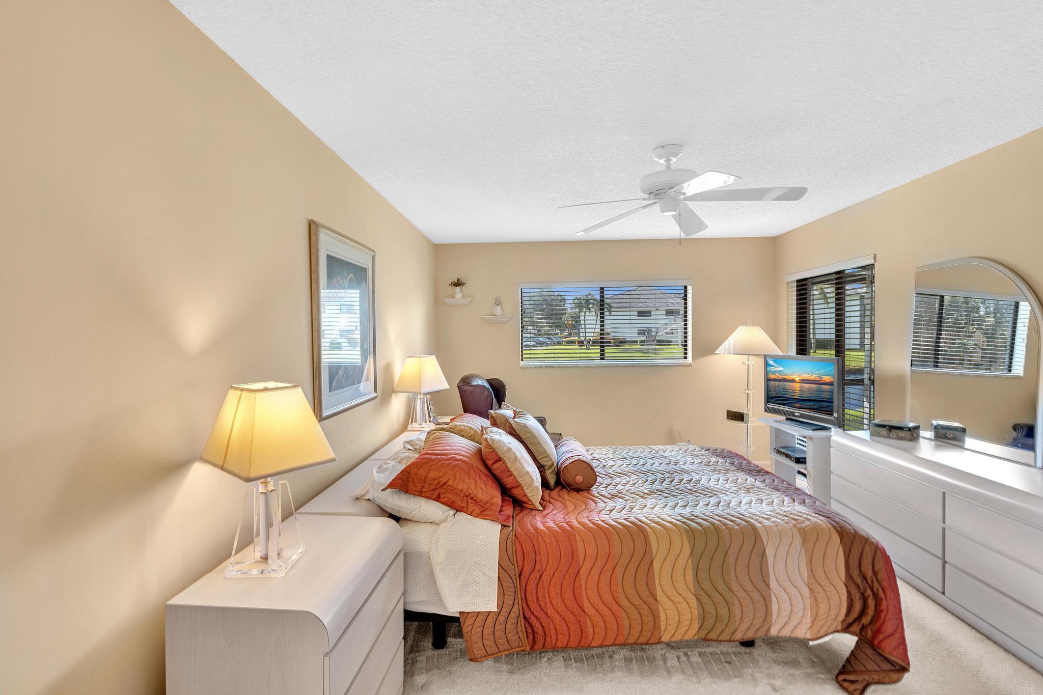 WATERSEDGE AT THE LAKES O - Residential