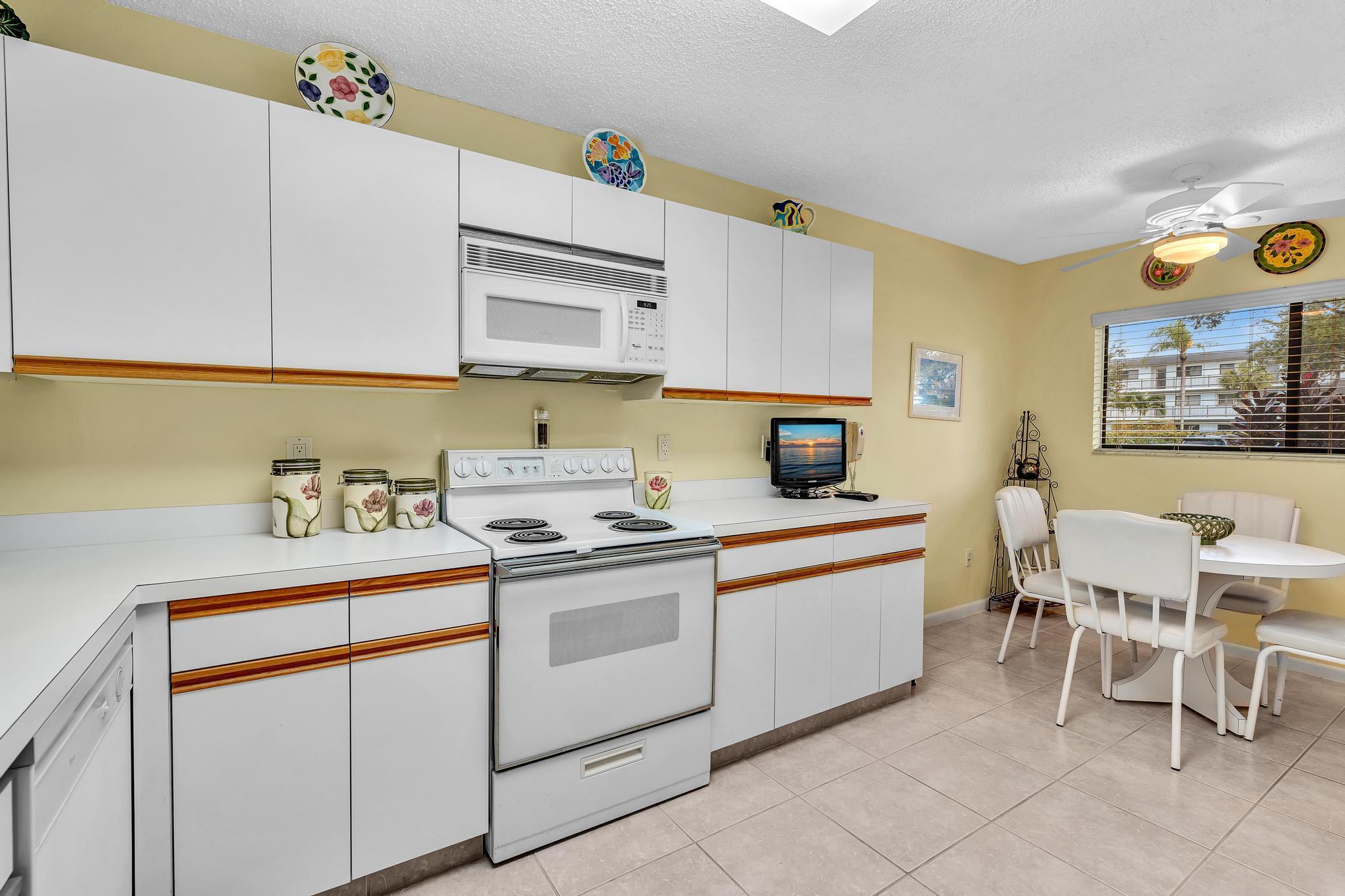 WATERSEDGE AT THE LAKES O - Residential