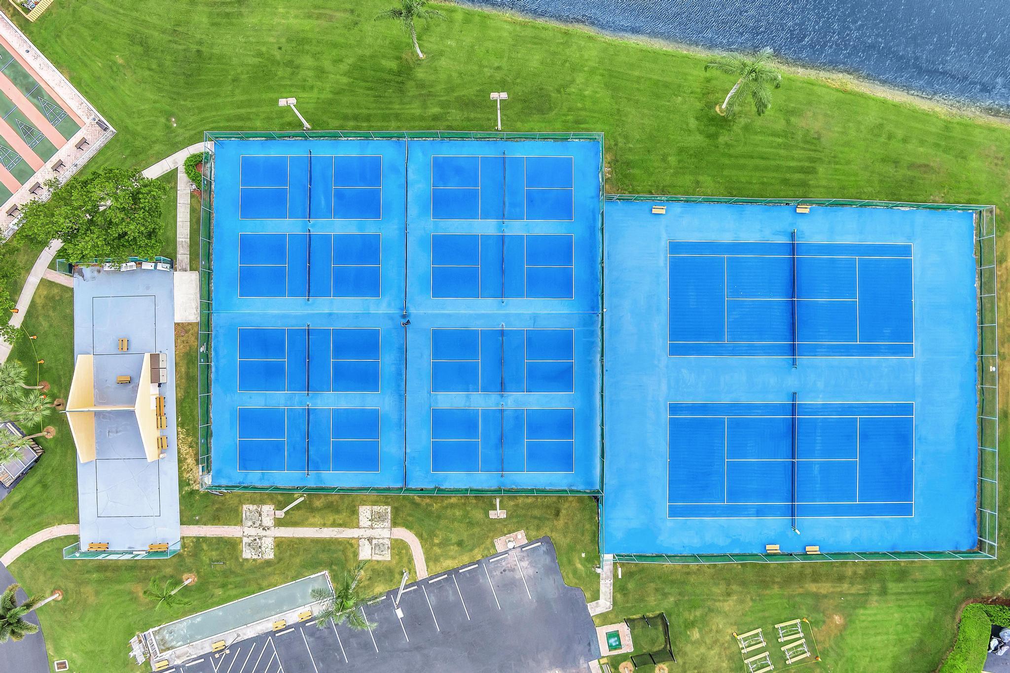 WATERSEDGE AT THE LAKES O - Residential