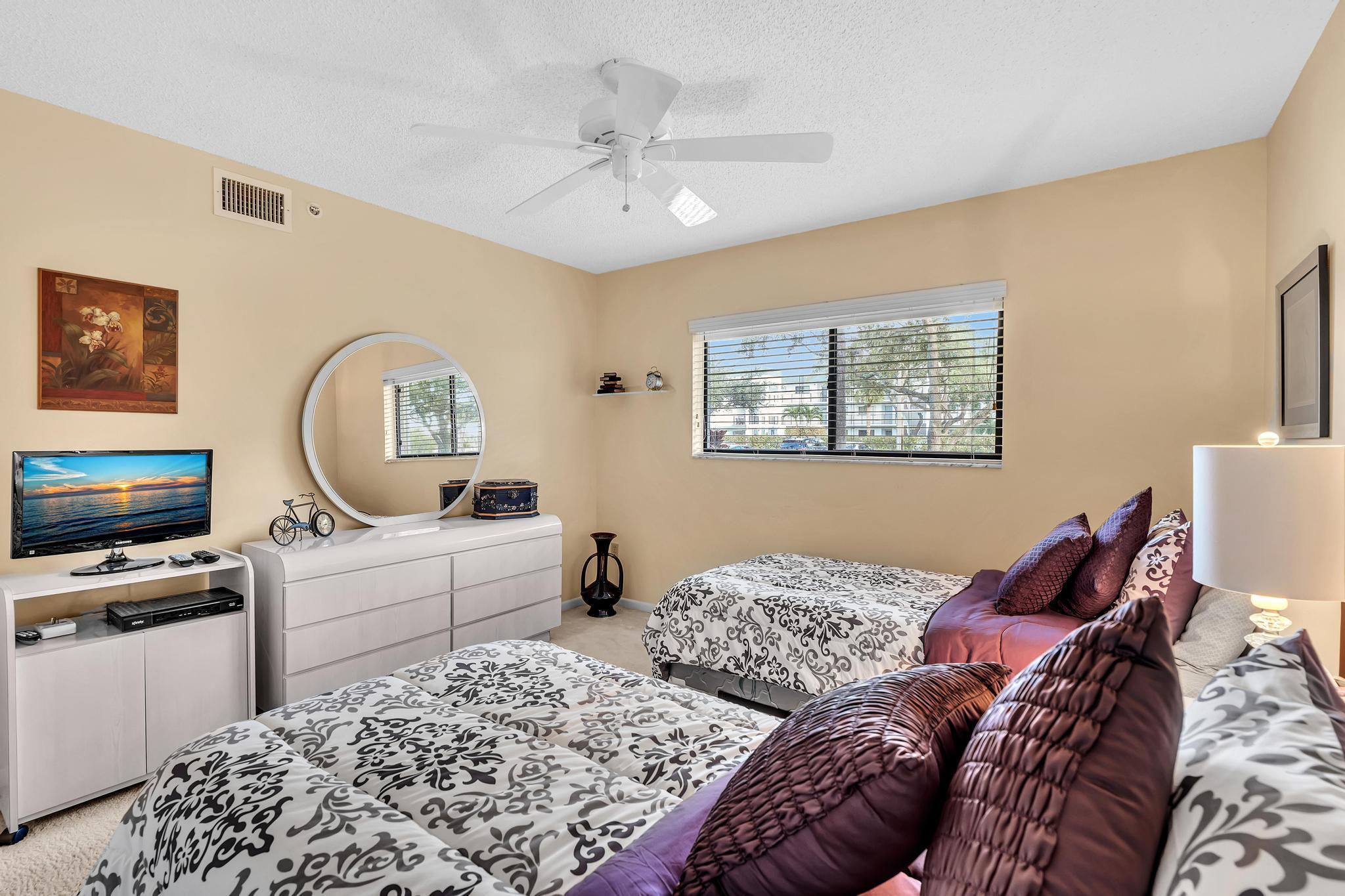 WATERSEDGE AT THE LAKES O - Residential