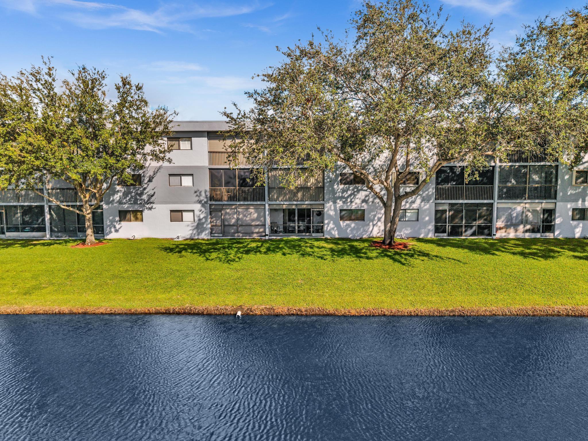 WATERSEDGE AT THE LAKES O - Residential