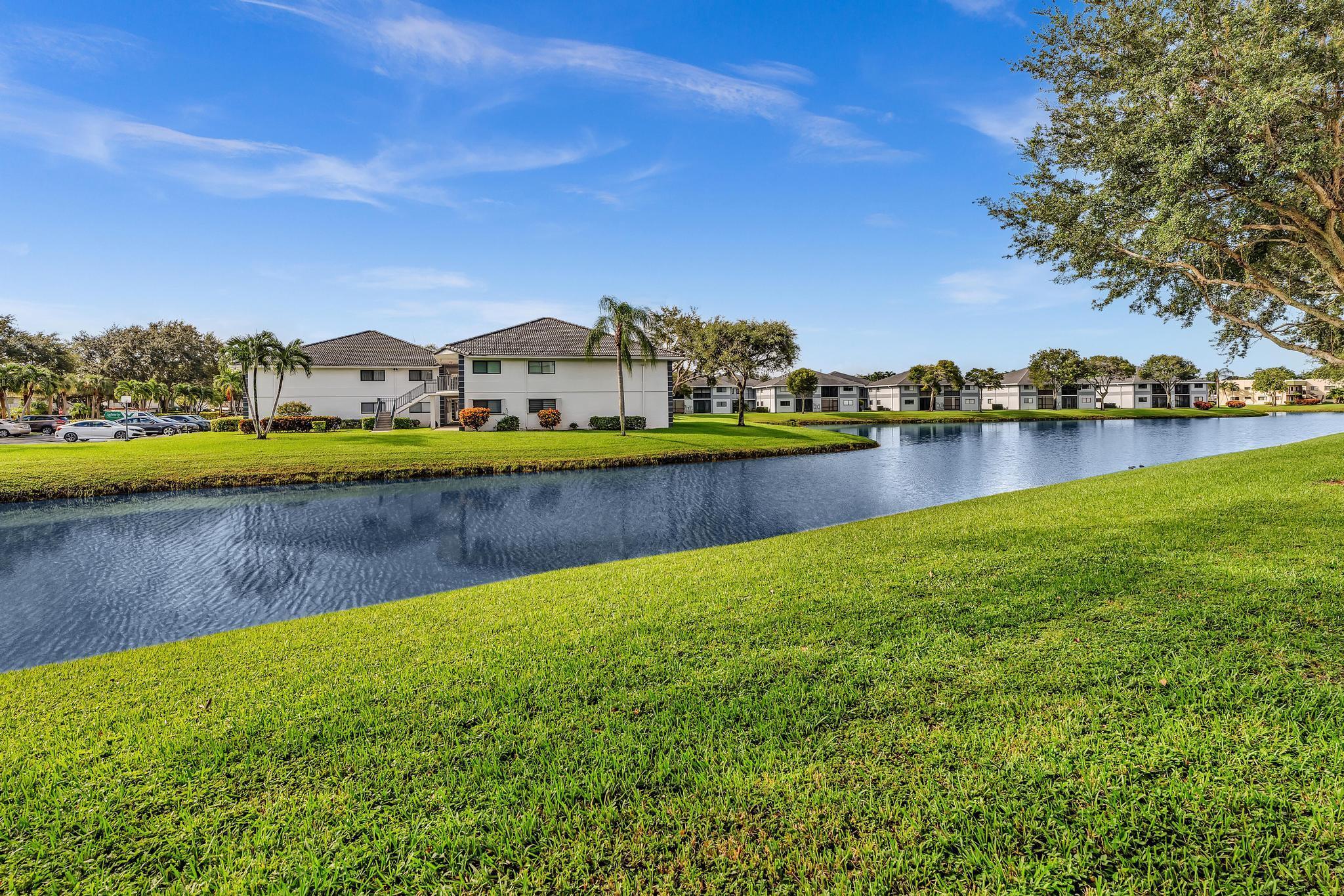 WATERSEDGE AT THE LAKES O - Residential