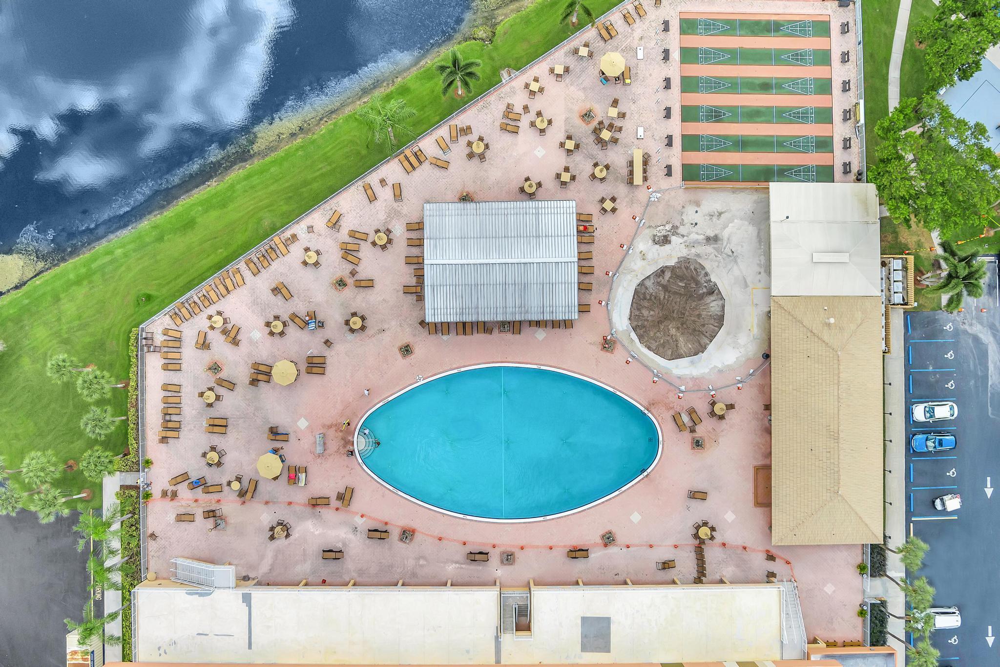 WATERSEDGE AT THE LAKES O - Residential