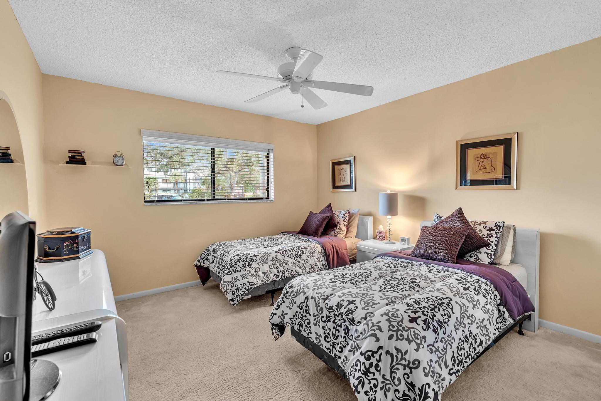 WATERSEDGE AT THE LAKES O - Residential