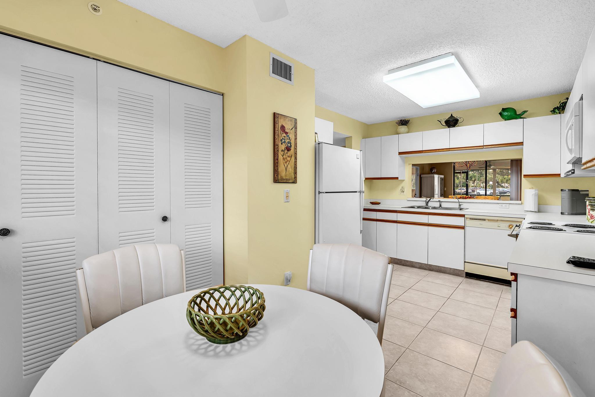 WATERSEDGE AT THE LAKES O - Residential