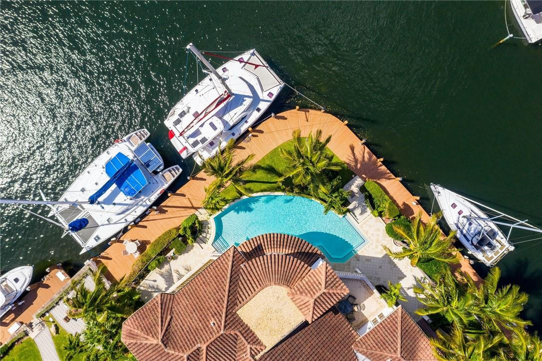 VENETIAN ISLES - Residential