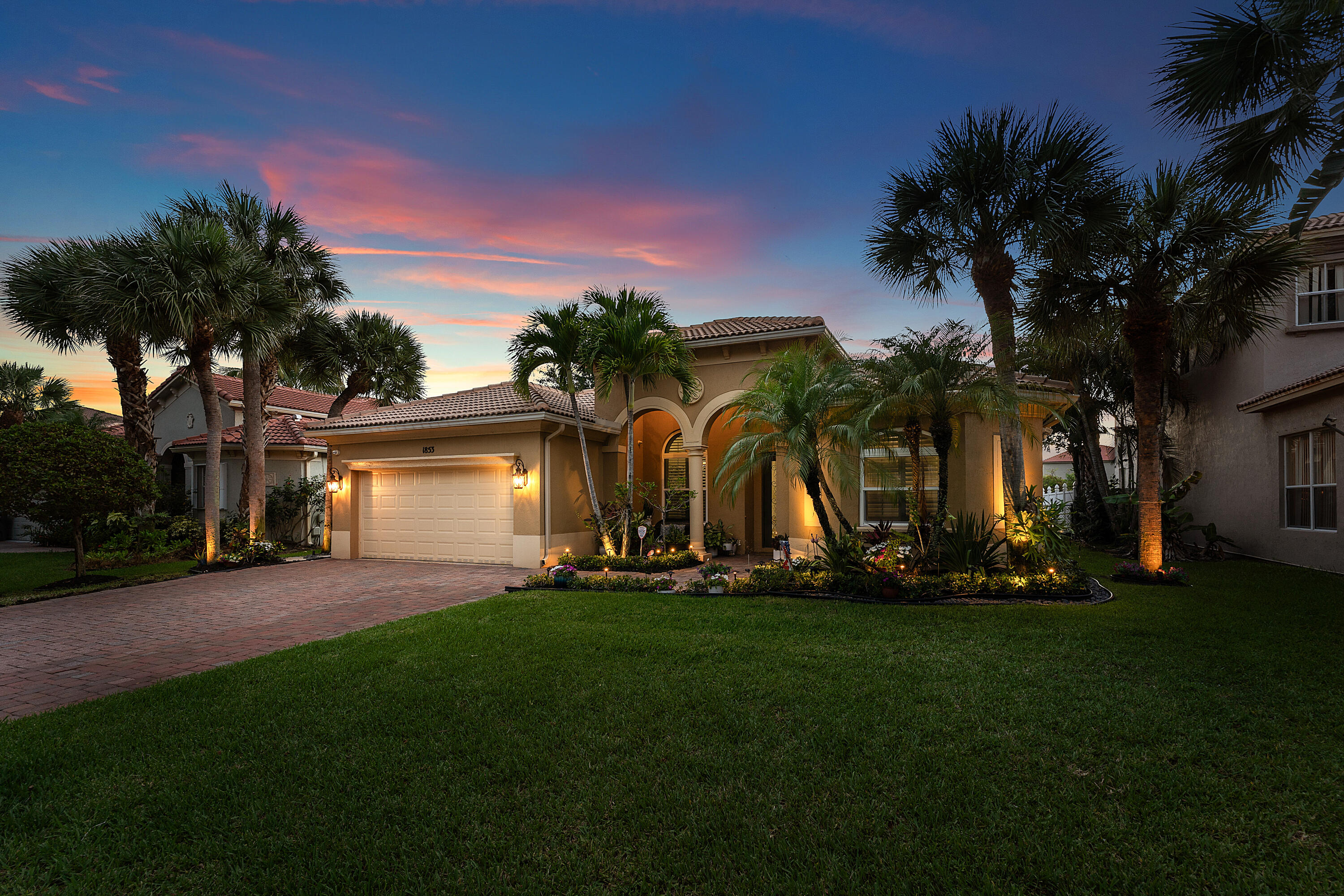 1853 Palisades Drive