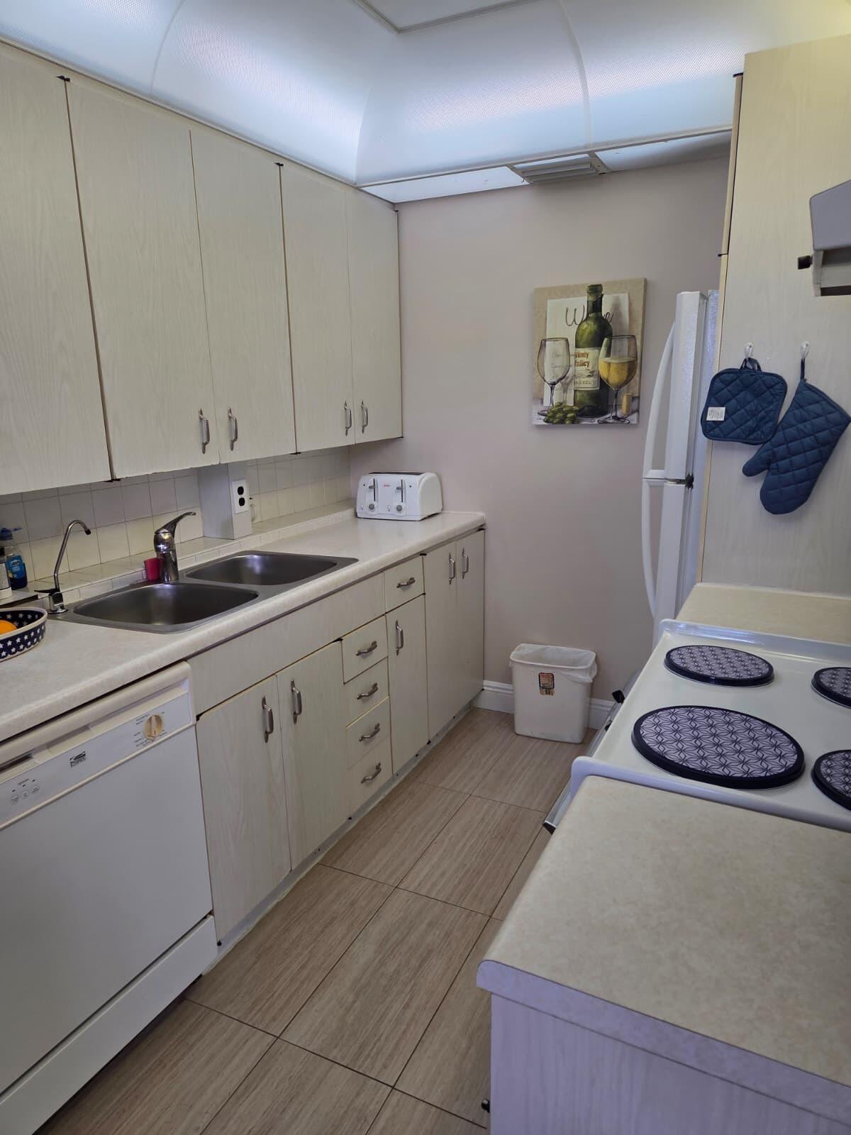 NEWPORT H CONDO - Residential
