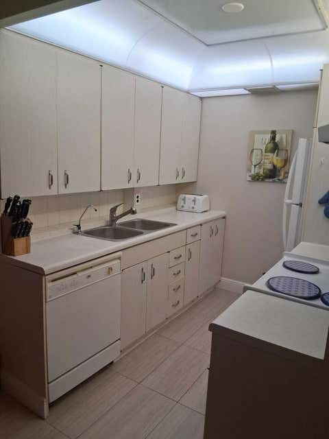 Tiny photo for 4023 Newport H, Deerfield Beach, FL 33442 (MLS # B26027745)