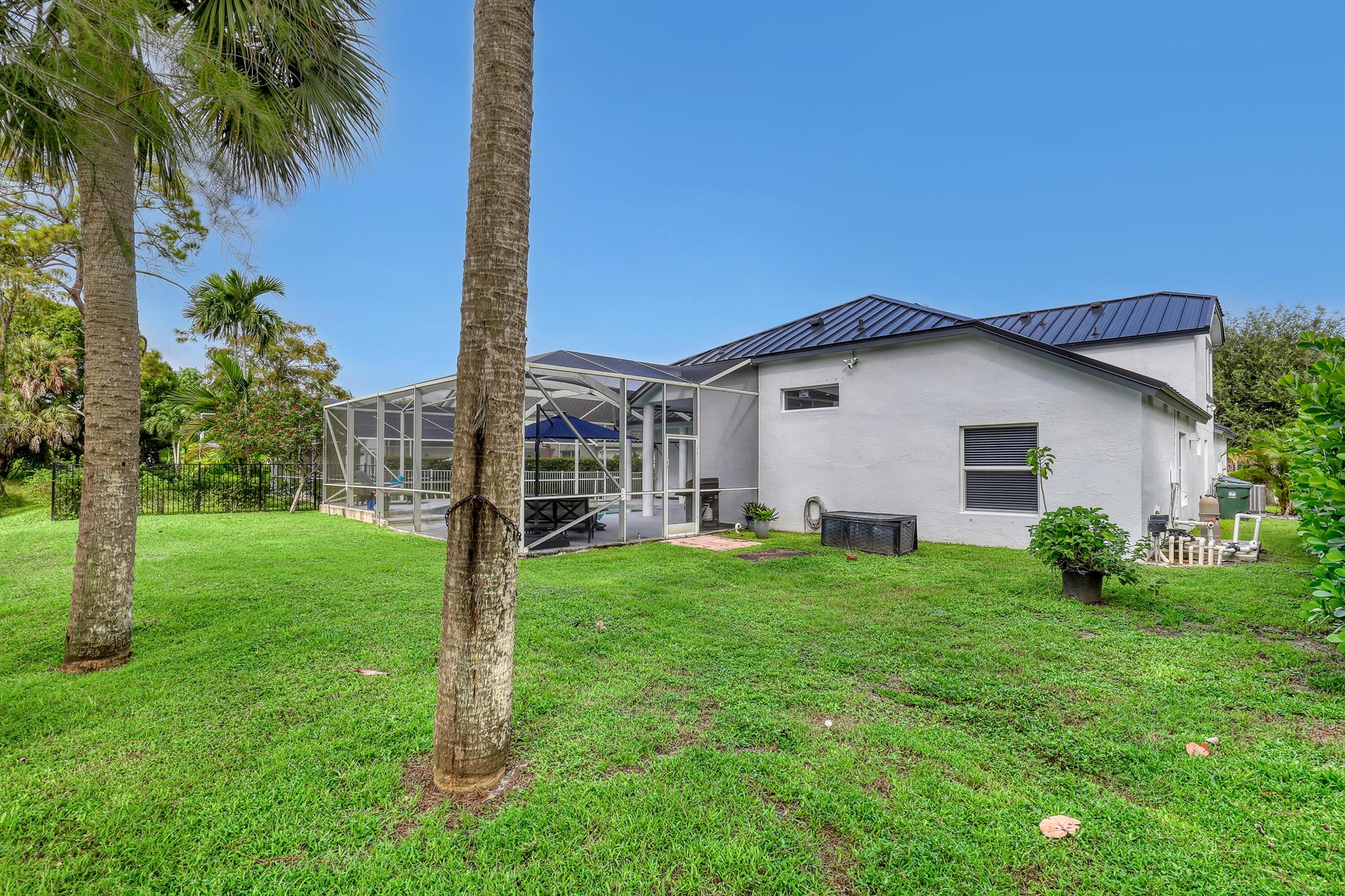 BINKS FOREST OF THE LANDI - Residential Lease