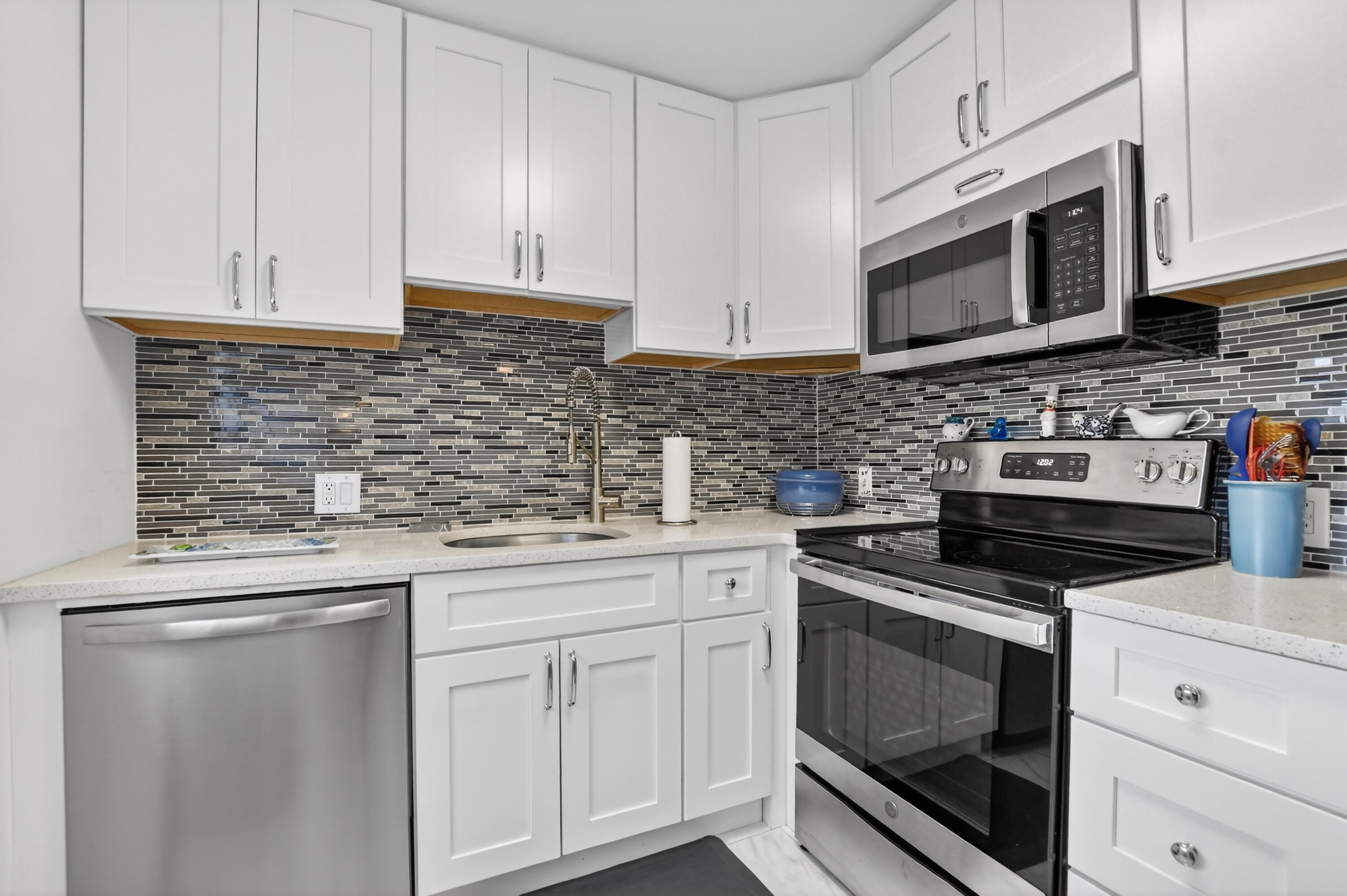 MANSFIELD AT CENTURY VILLAGE CONDO - Residential