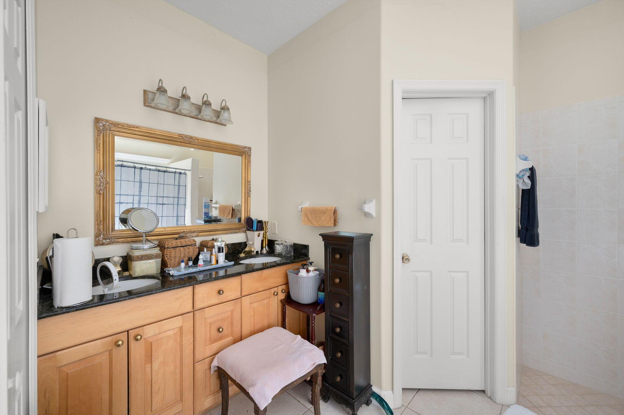 COUNTRY CLUB POINTE - Residential