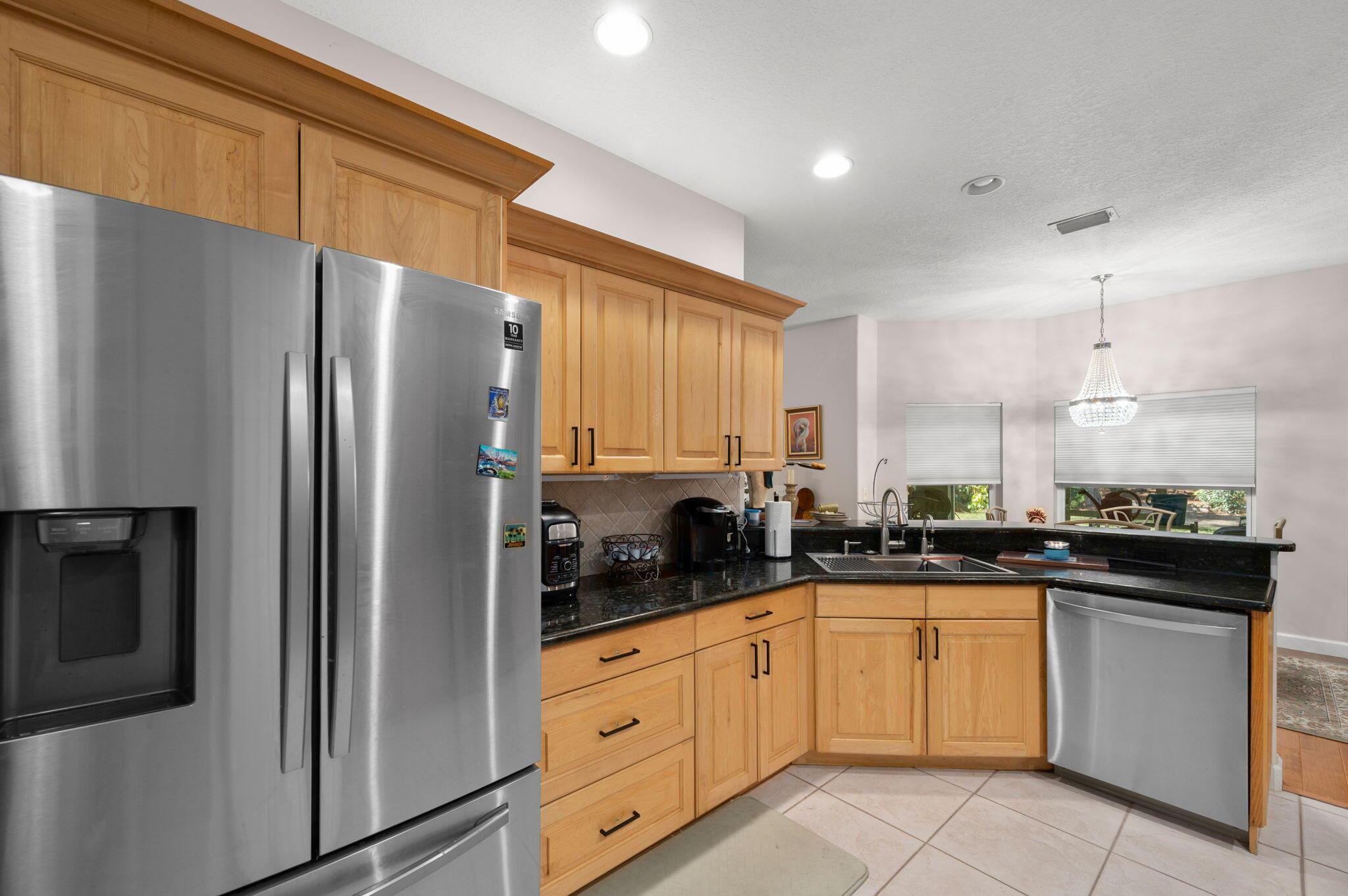 COUNTRY CLUB POINTE - Residential