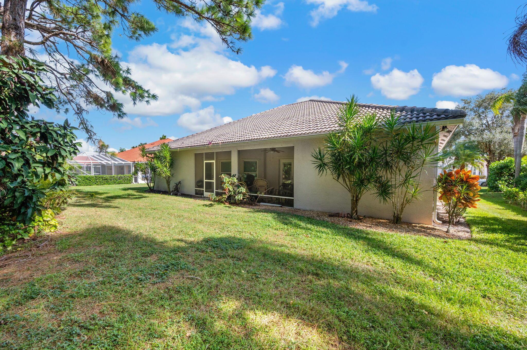 COUNTRY CLUB POINTE - Residential