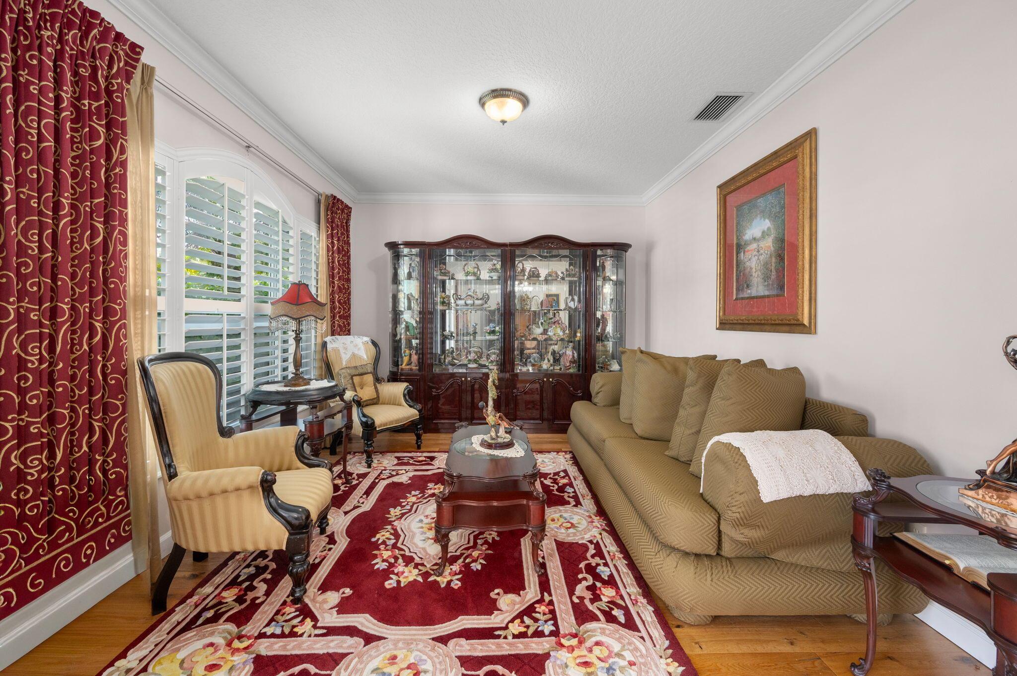 COUNTRY CLUB POINTE - Residential