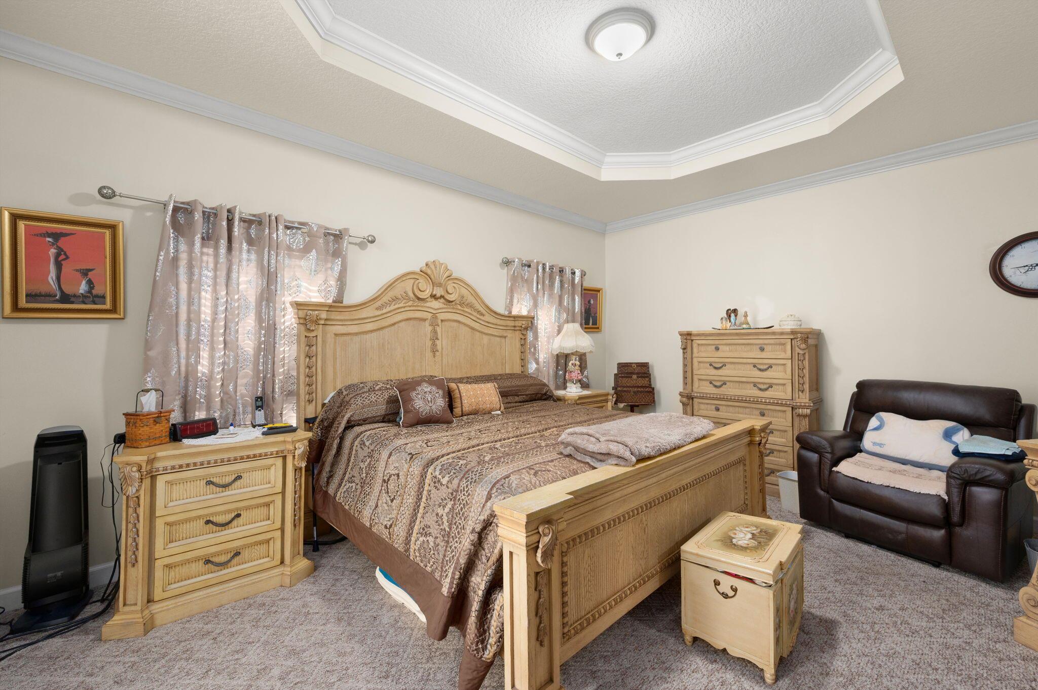 COUNTRY CLUB POINTE - Residential