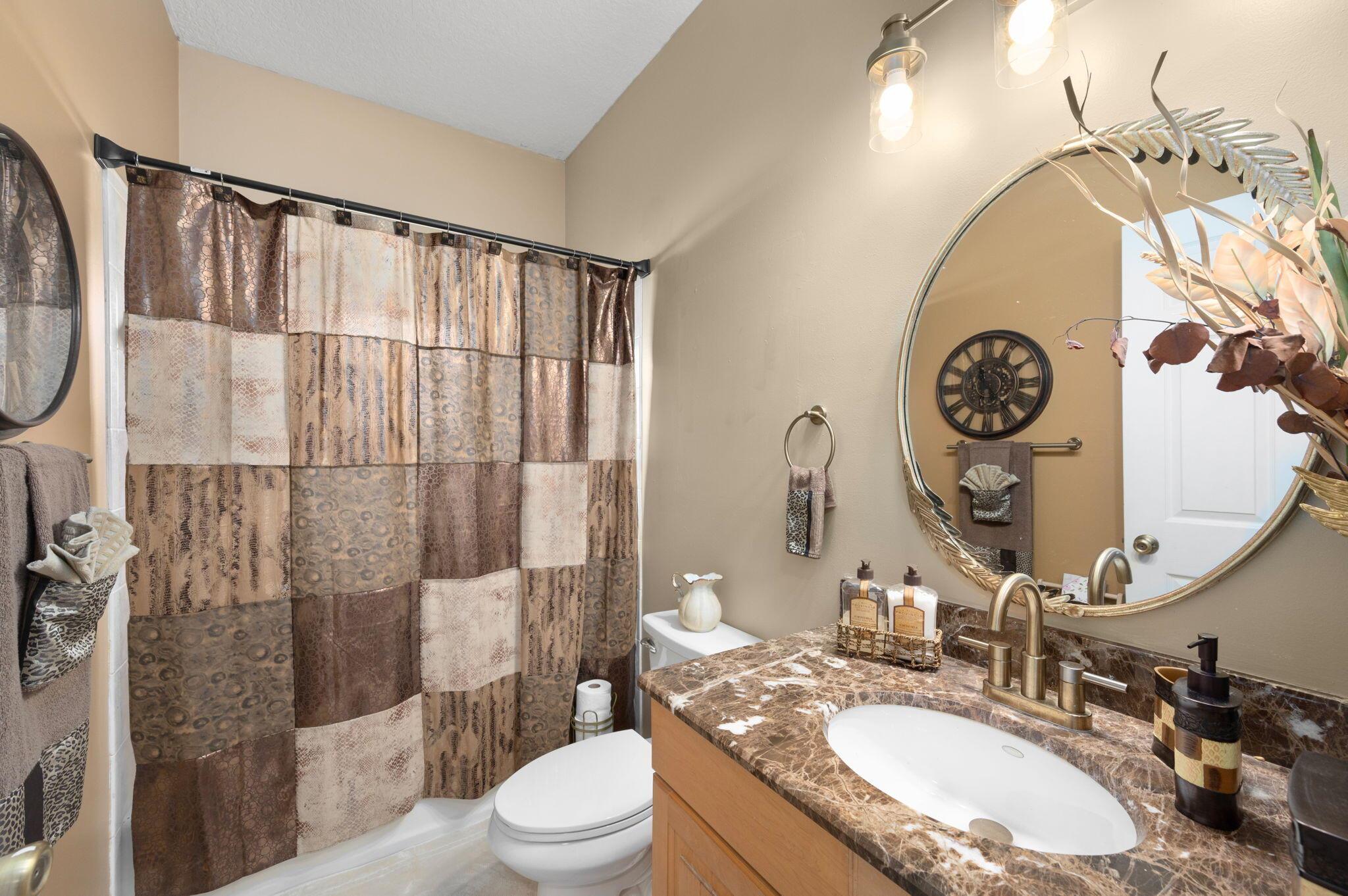 COUNTRY CLUB POINTE - Residential