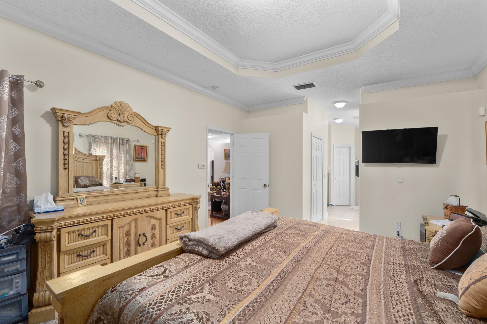 COUNTRY CLUB POINTE - Residential