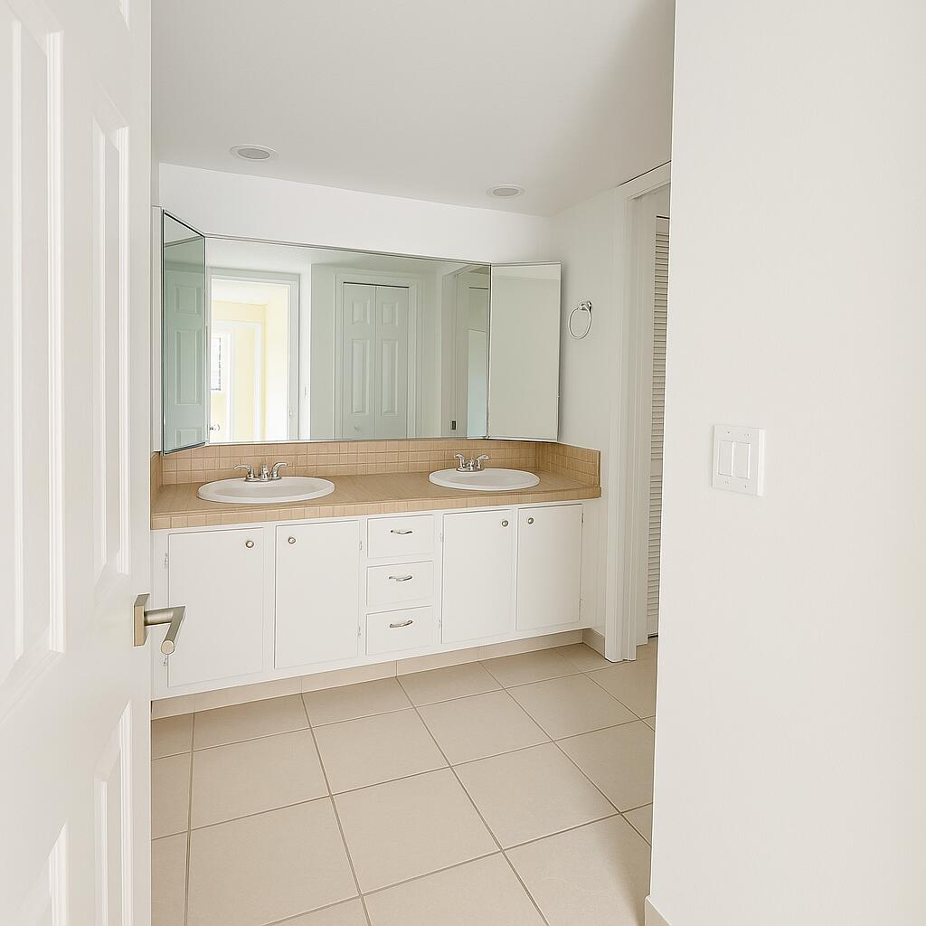 LAKEWOOD OF PALM SPRINGS - Residential Lease