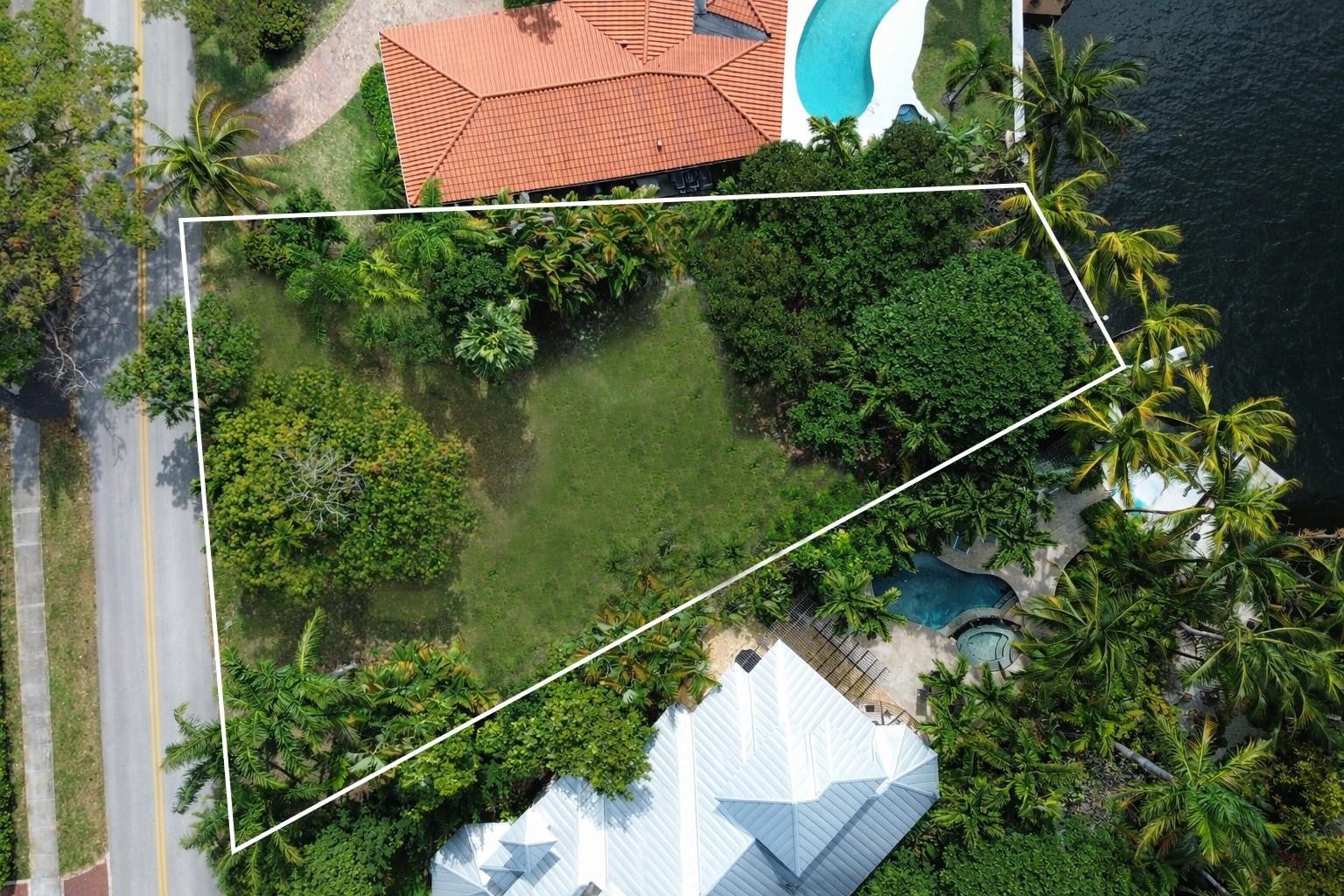 2405 MIDDLE RIVER Drive