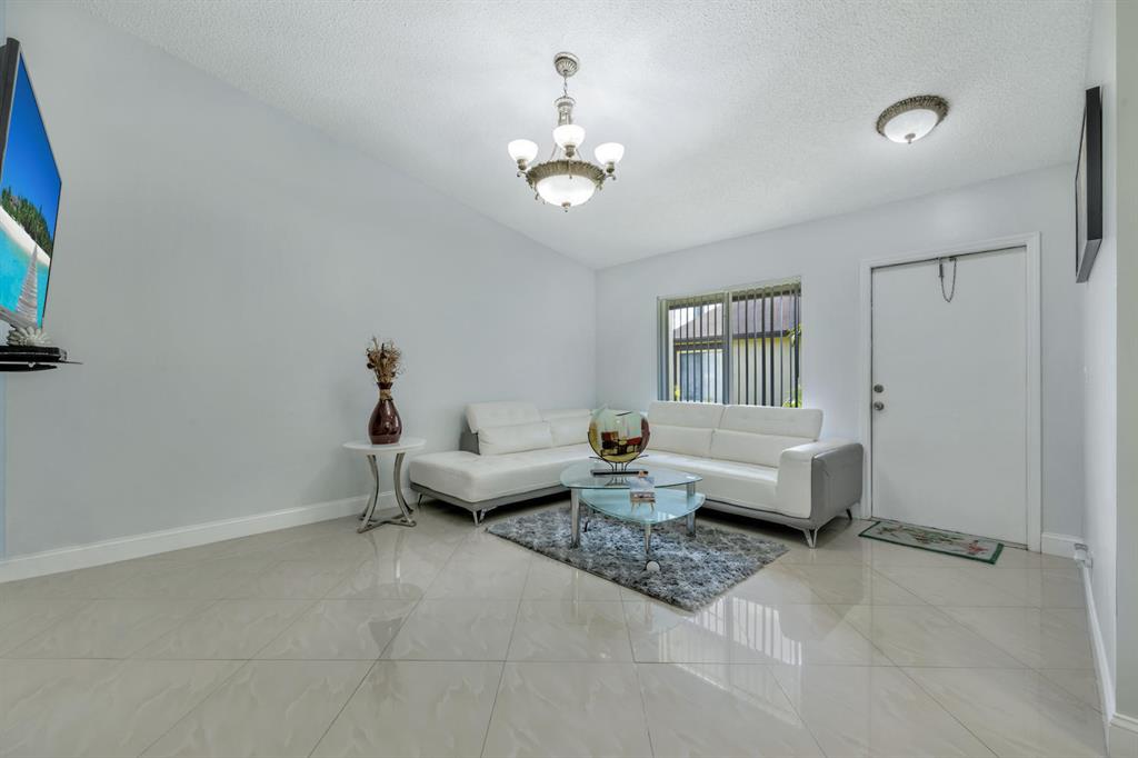 Forest Condo - Residential