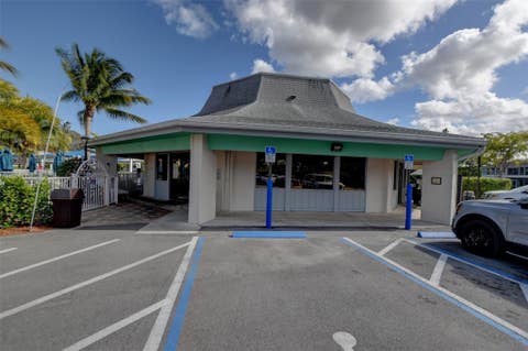 Tiny photo for 351 Markham P #351, Deerfield Beach, FL 33442 (MLS # F10552053)