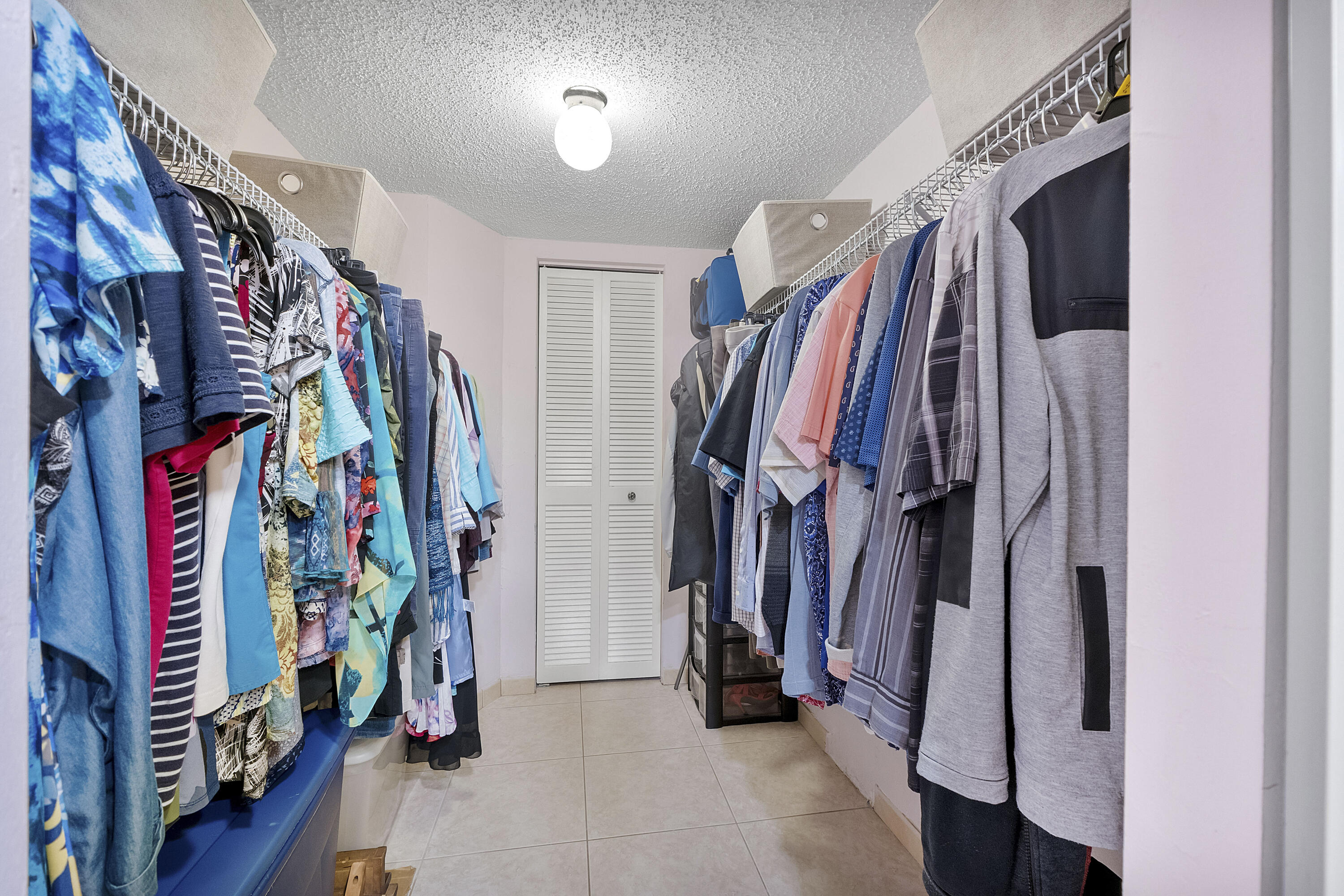 GARNET CONDO - Residential