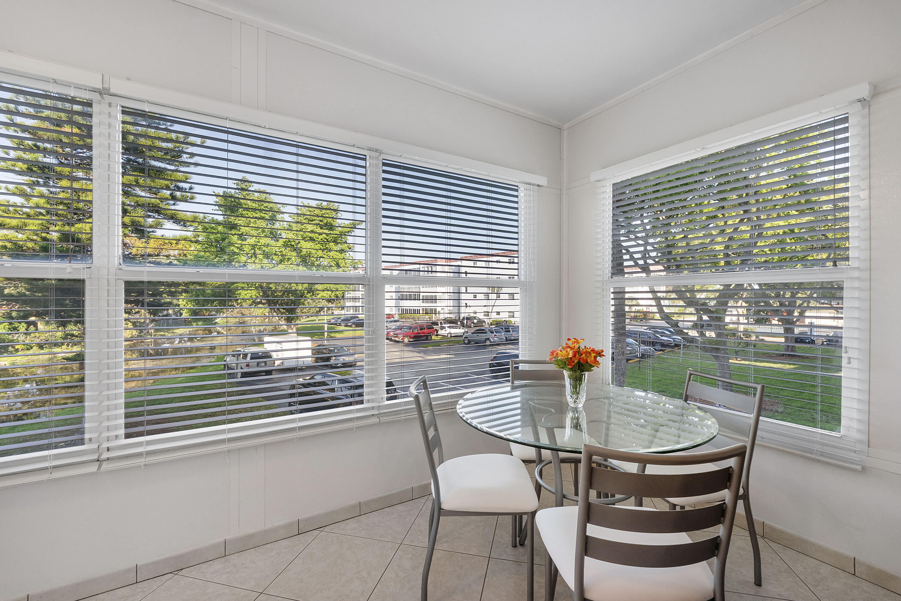 GARNET CONDO - Residential