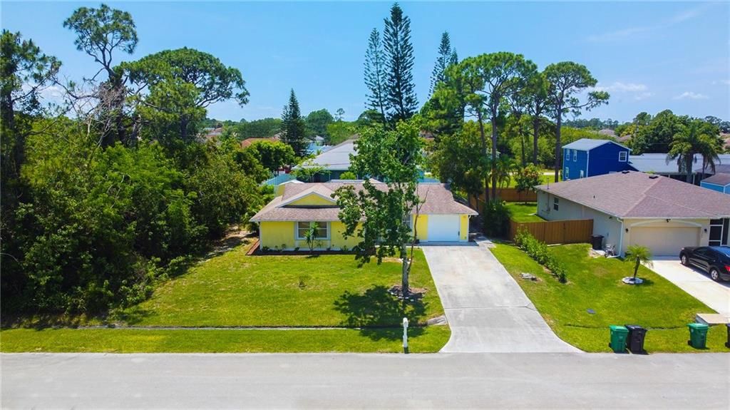 Photo of 1534 SW Kamchatka Ave, Port St Lucie, FL 34953 (MLS # F10381013)